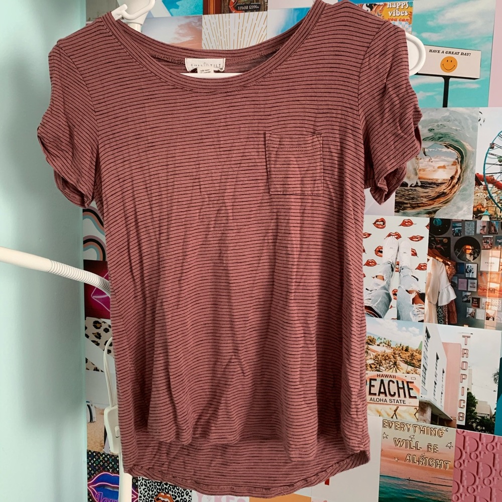 tilly’s maroon & black tee